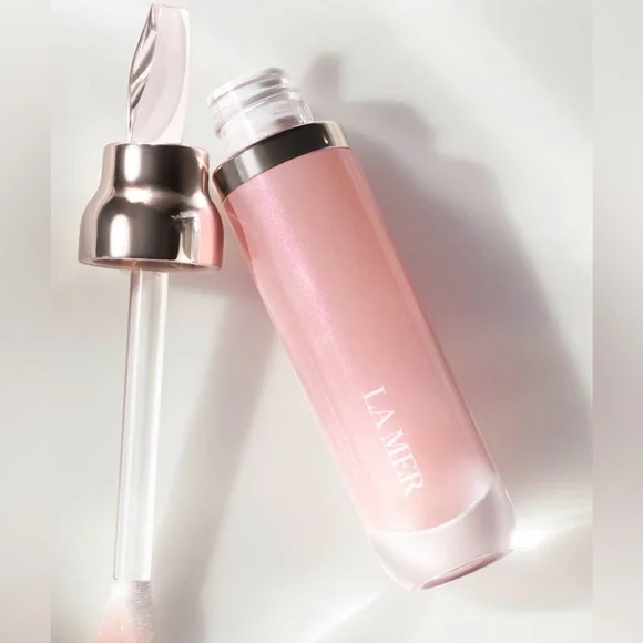 La Mer The Lip Volumizer Sheer Soft Pink - Picture 2 of 4